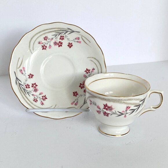 Mayfair England Pink Flower Footed Teacup Saucer Bone China No1932 Gold Trim - Picture 3 of 16